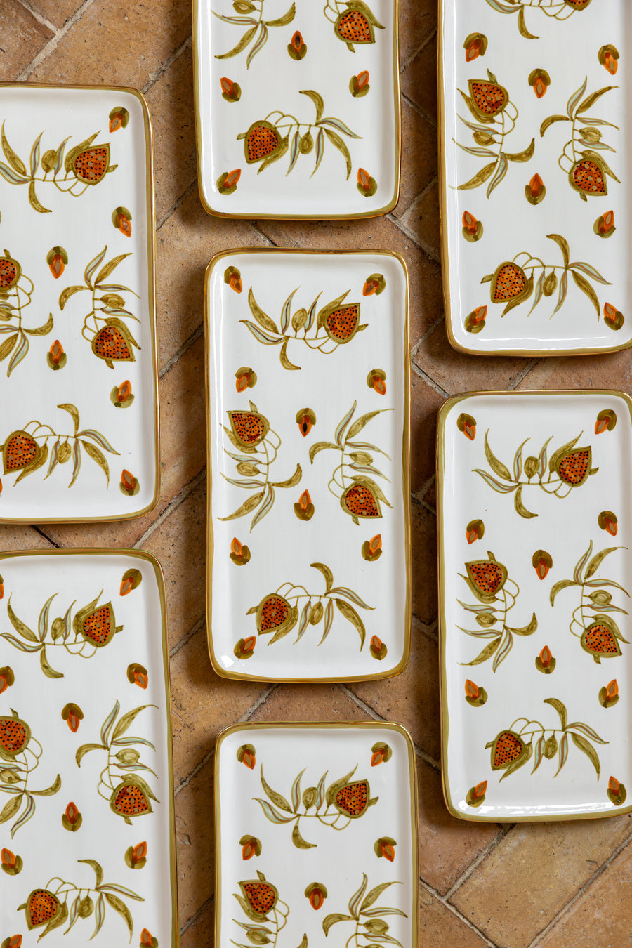 Assiette rectangulaire, amandes & or