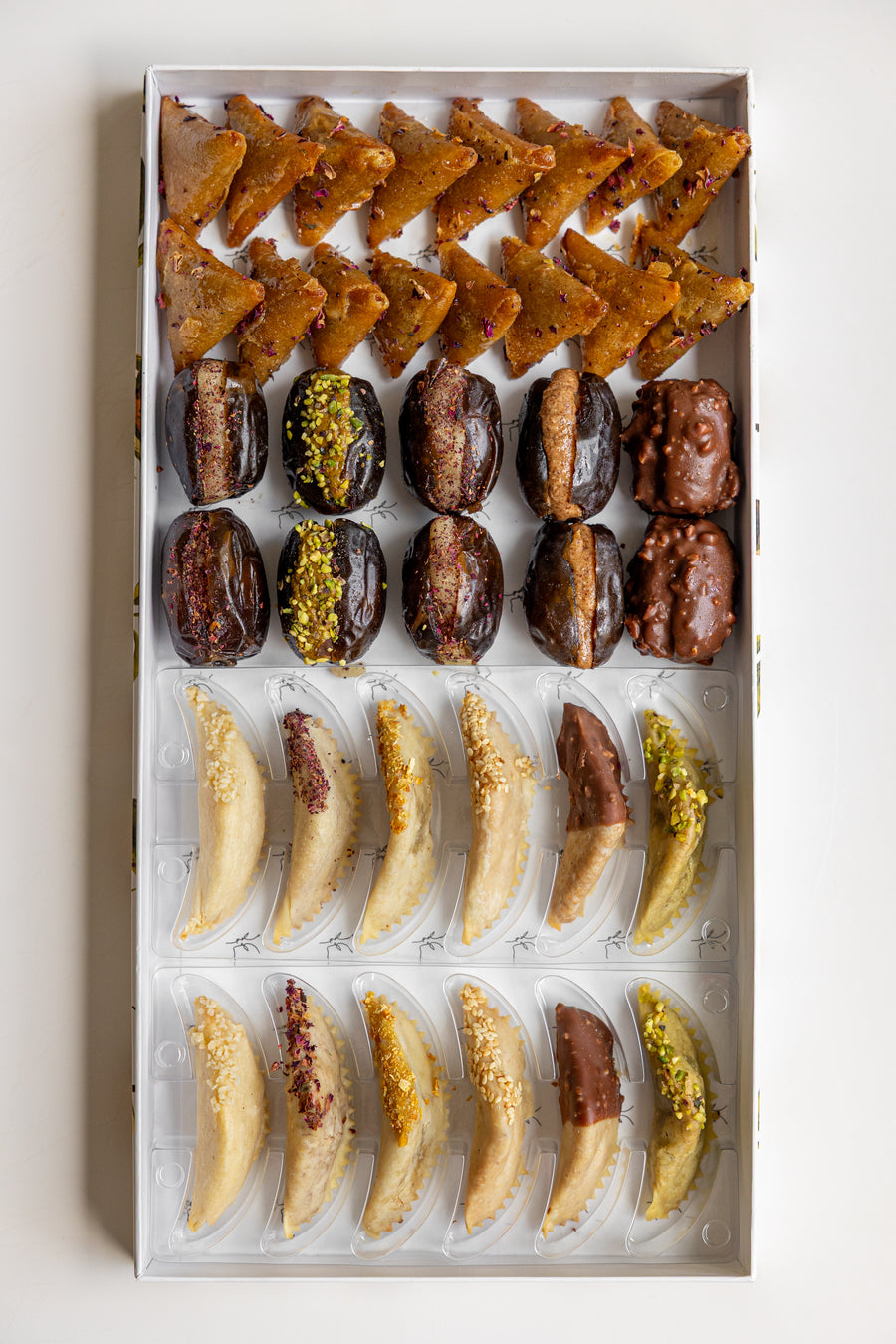 Le somptueux assortiment dattes fourrées, briouate, corne de Gazelle